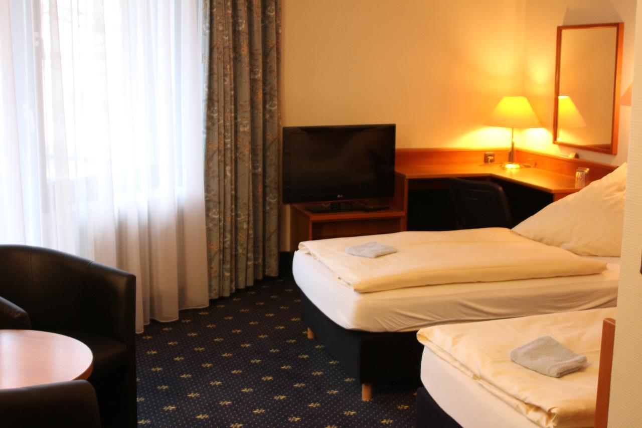Karaman Group Hotel Bad Nenndorf Extérieur photo