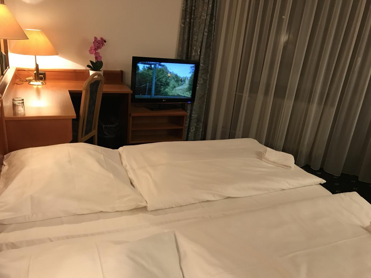 Karaman Group Hotel Bad Nenndorf Extérieur photo