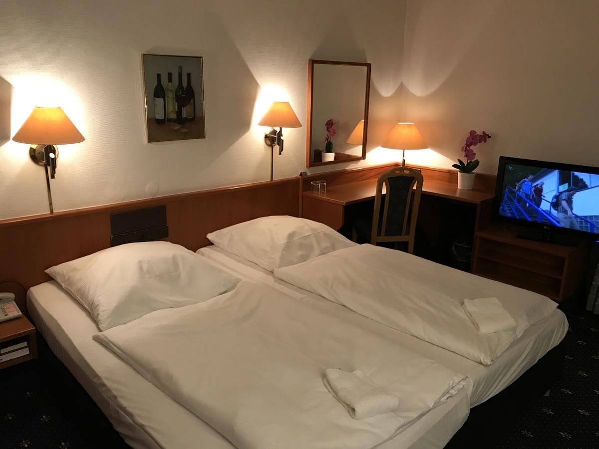 Karaman Group Hotel Bad Nenndorf Extérieur photo